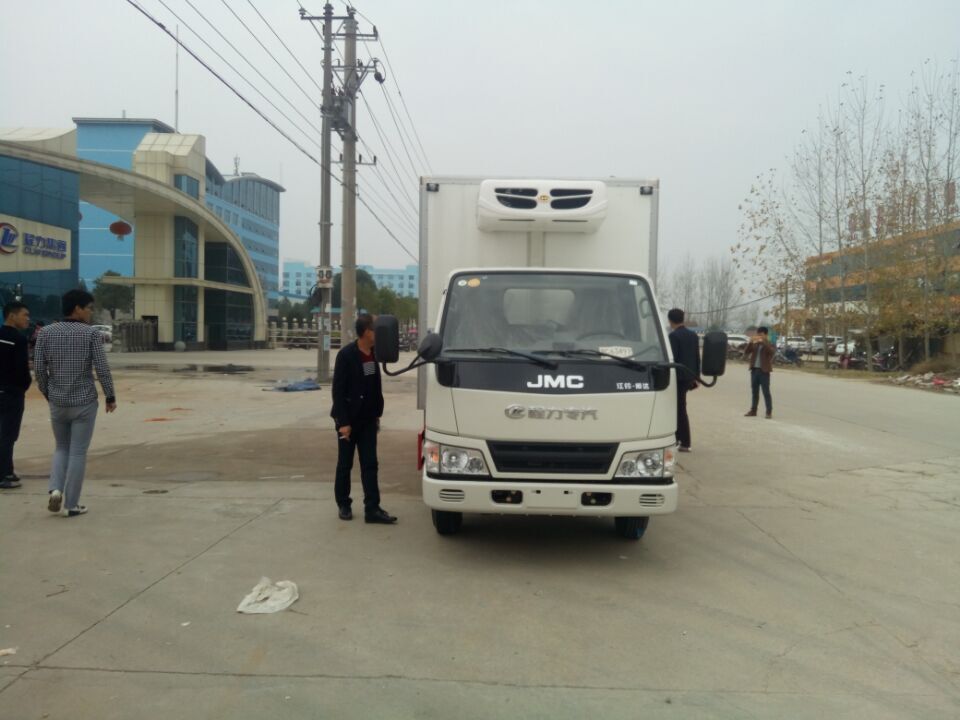 江鈴凱運(yùn)冷藏車 (1).jpg