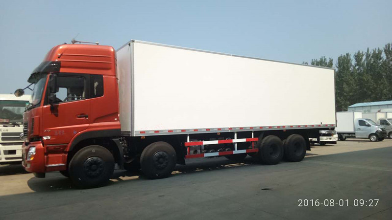 9米6冷藏車
