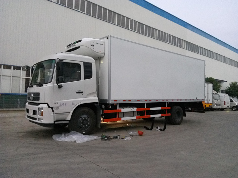 天錦7米4冷藏車