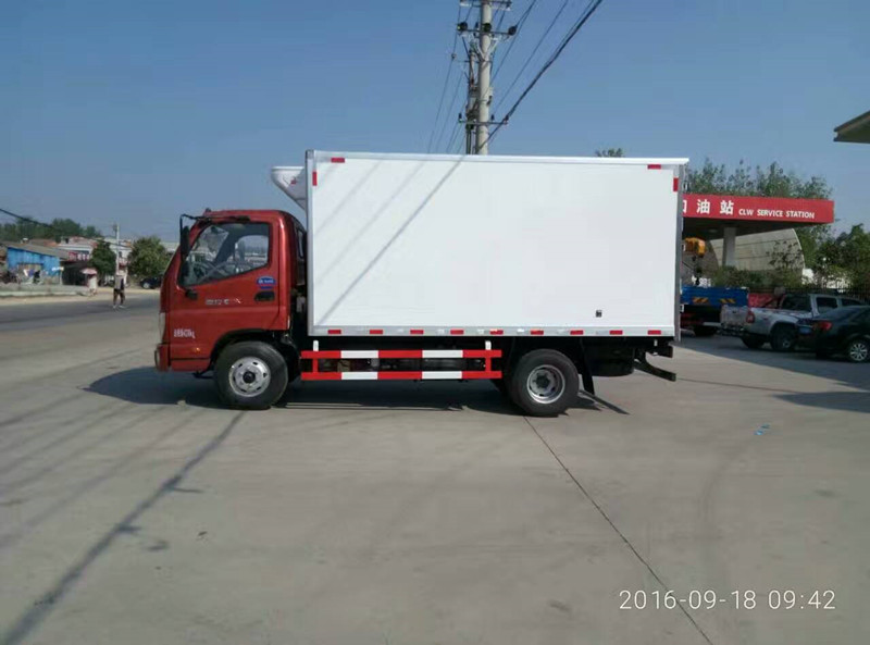 福田奧鈴4米2肉鉤冷藏車