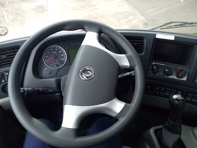 天龍9米6冷藏車