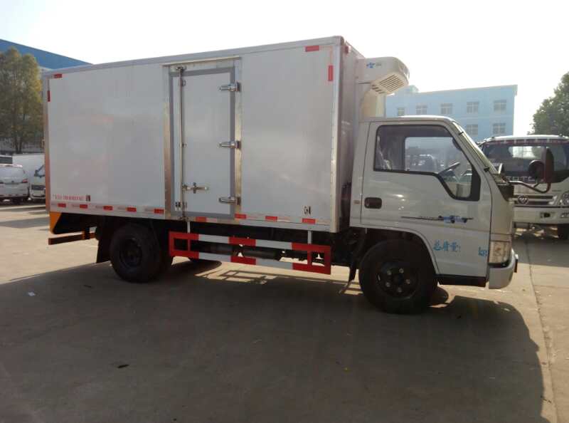 江鈴4米2冷藏車
