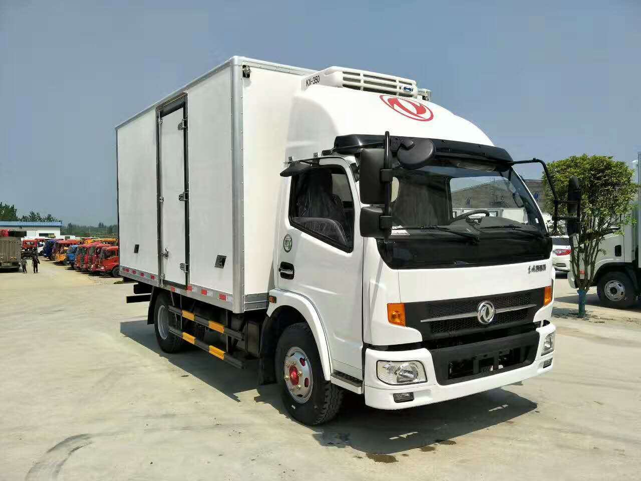 東風(fēng)凱普特國五4米2冷藏車 (1).jpg