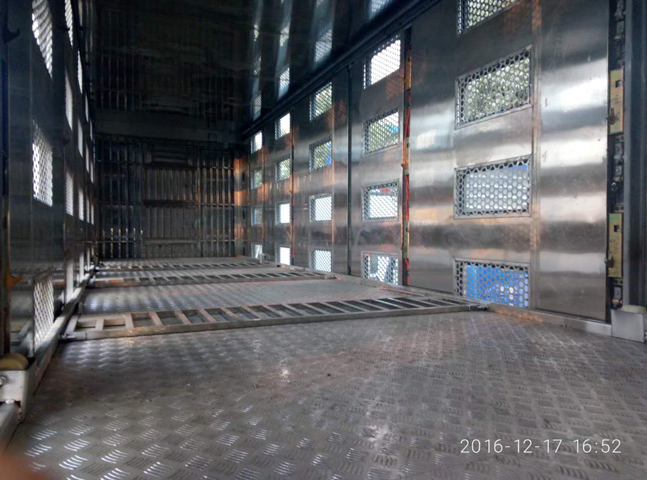 歐曼9米6豬仔運輸車 (15).jpg