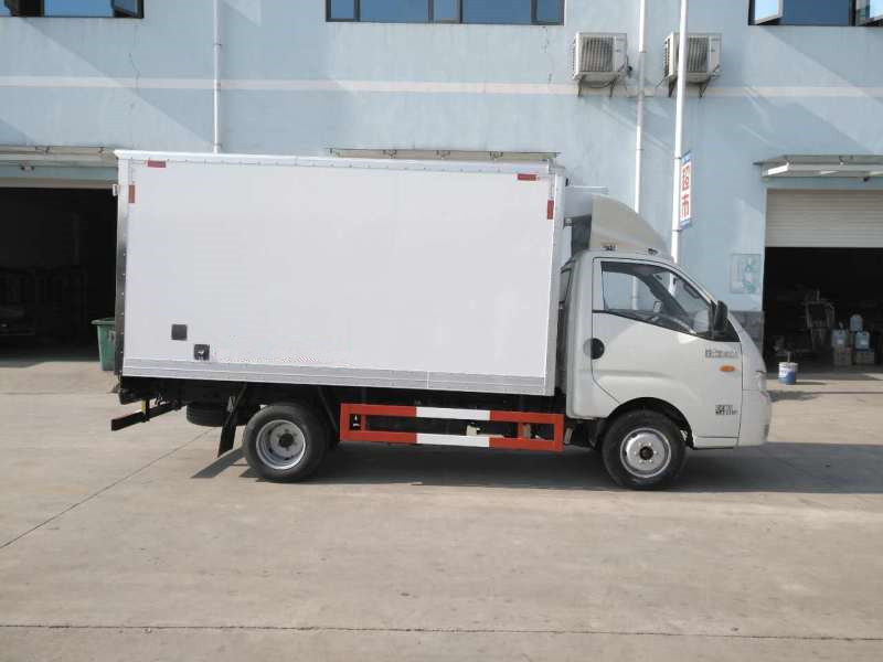 福田康瑞KQ1國(guó)五3米5冷藏車 (10).jpg