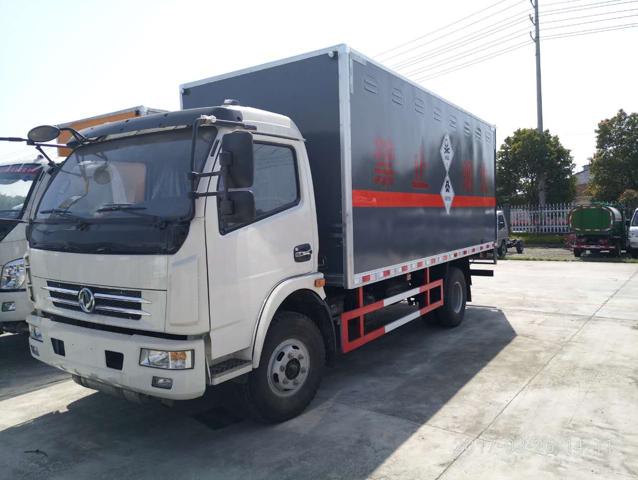 毒性和感染性物品廂式運輸車 (2).jpg