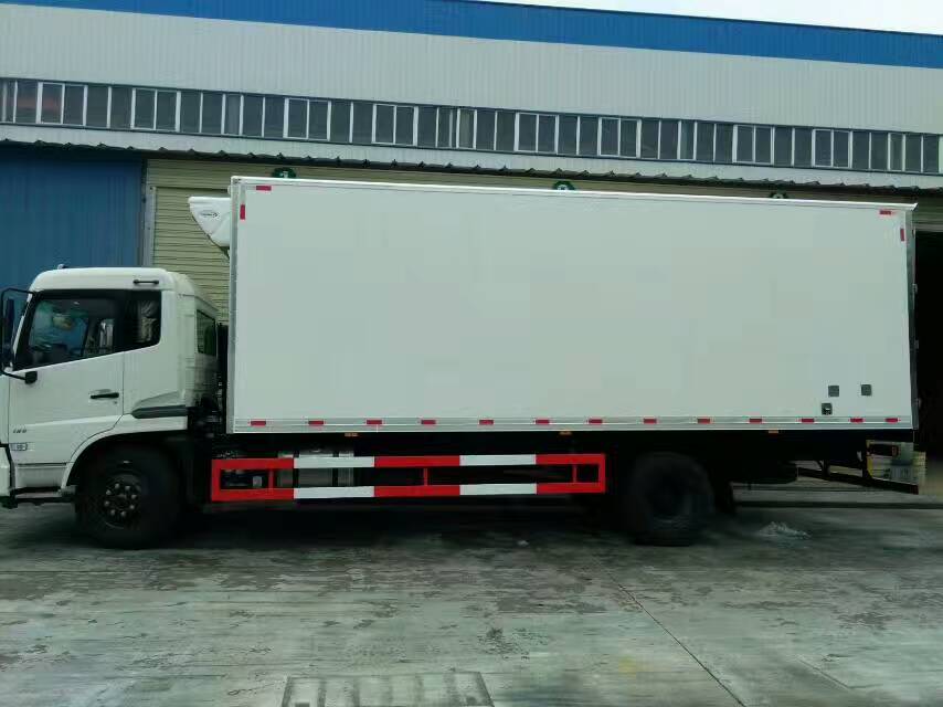 東風(fēng)天錦國五7米4冷藏車