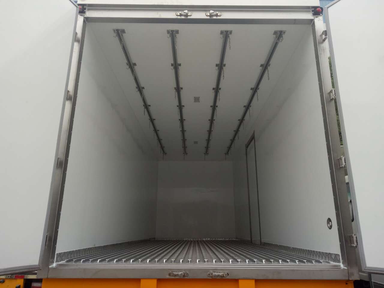 東風(fēng)天錦6米1冷藏車 (7).jpg