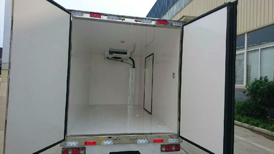 長(zhǎng)安星卡冷藏車