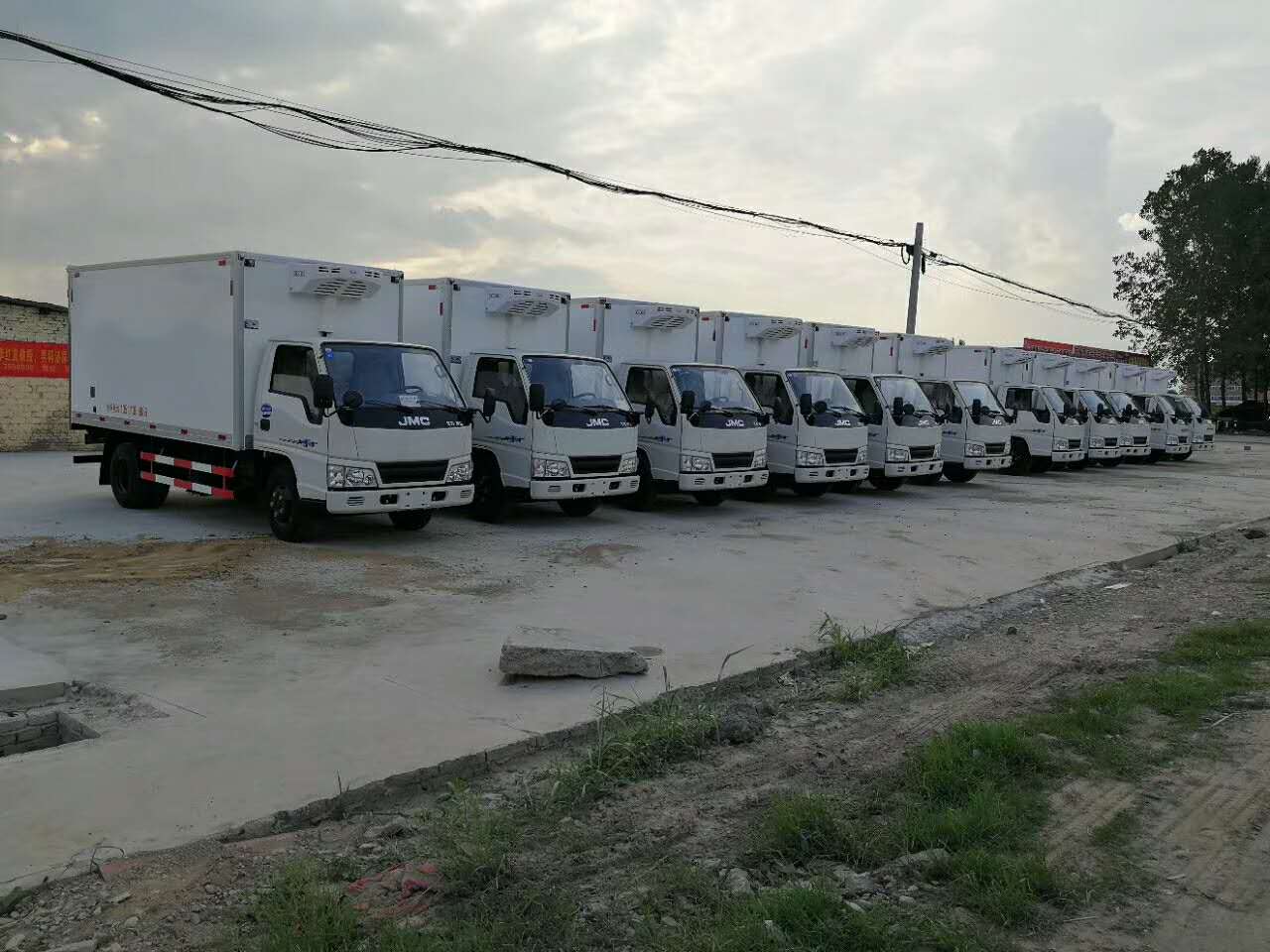 江鈴國五4米2冷藏車