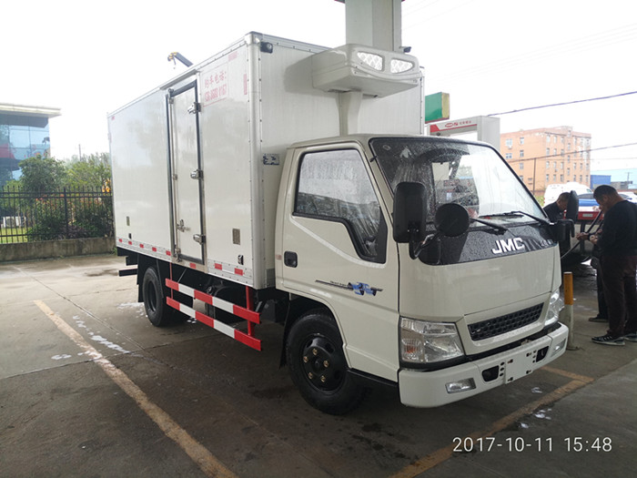 江鈴國五4米2冷藏車