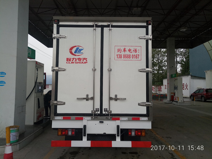 江鈴國五4米2冷藏車