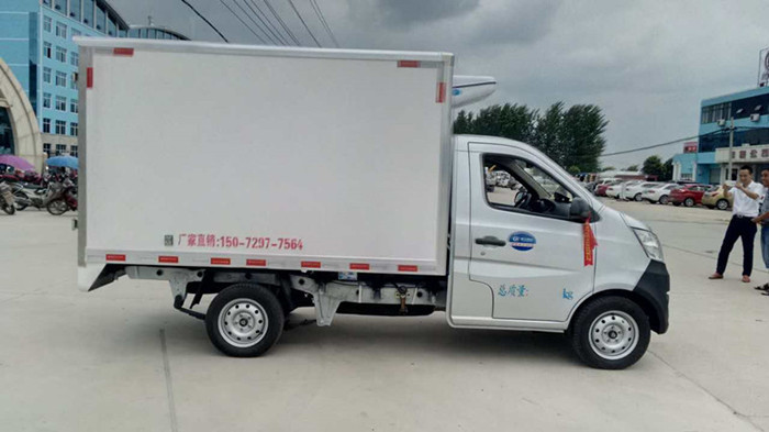 長(zhǎng)安國(guó)五2米7冷藏車(chē) (3).jpg