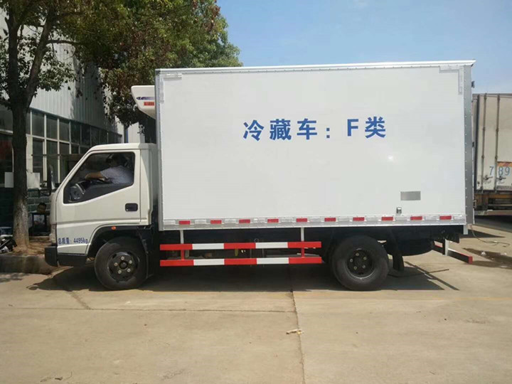 江鈴順達寬體國五4米2冷藏車