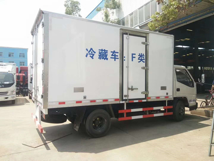 江鈴順達寬體4米2冷藏車 (5).jpg