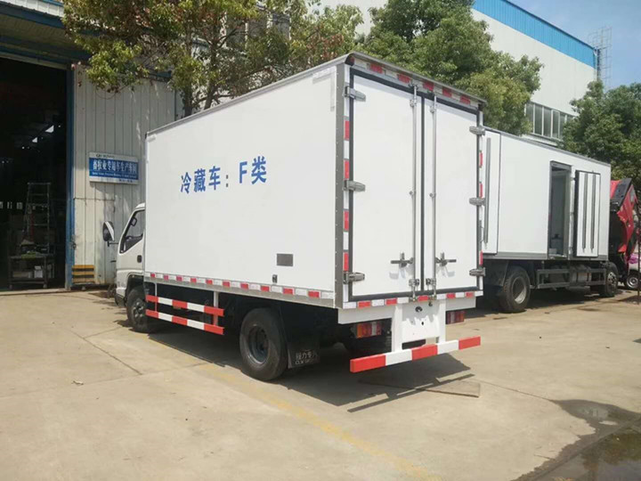 江鈴順達寬體4米2冷藏車 (7).jpg