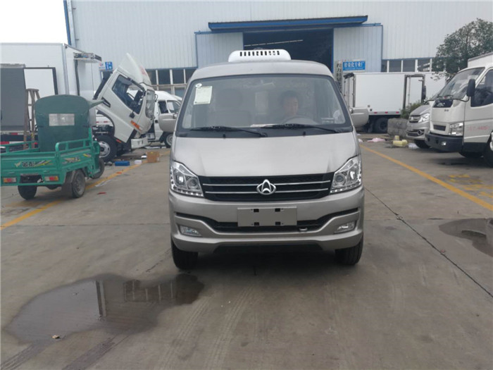 長(zhǎng)安國(guó)五面包冷藏車