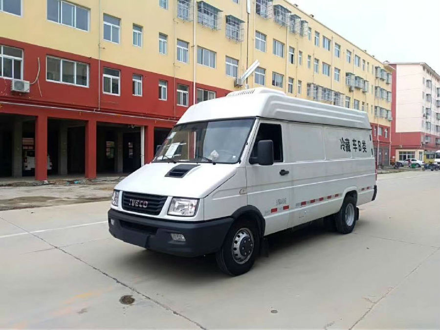 依維柯國(guó)五面包冷藏車 (4).jpg