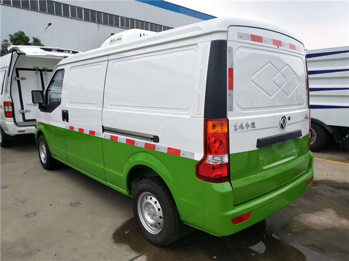 東風小康國五面包冷藏車