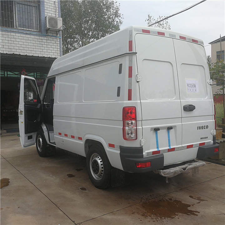 依維柯藥品面包冷藏車 (6).jpg