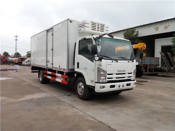 五十鈴國五5米9冷藏車