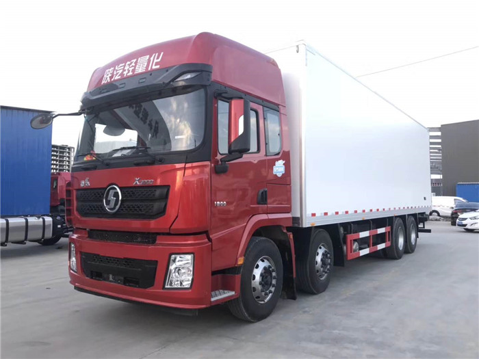 陜汽德龍9米6冷藏車