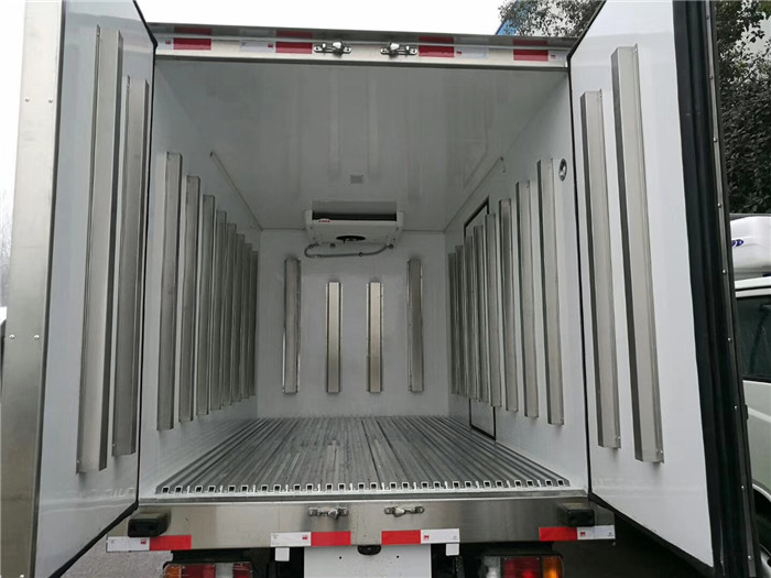 五十鈴雙排座3米2冷藏車