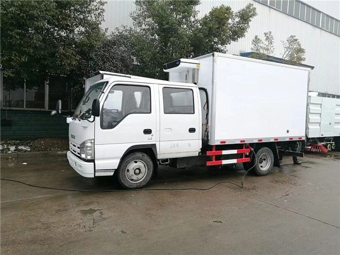 五十鈴雙排冷藏車