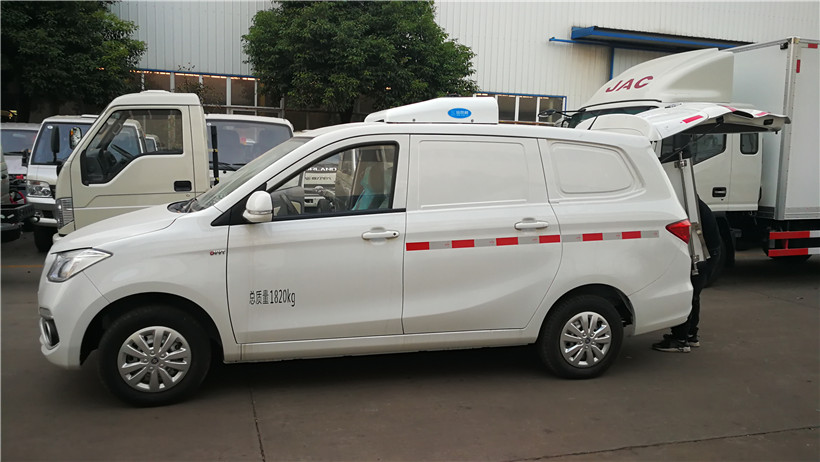 福田OX5藥品面包冷藏車