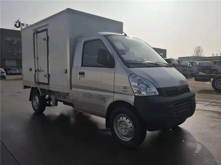 五菱2米4冷藏車