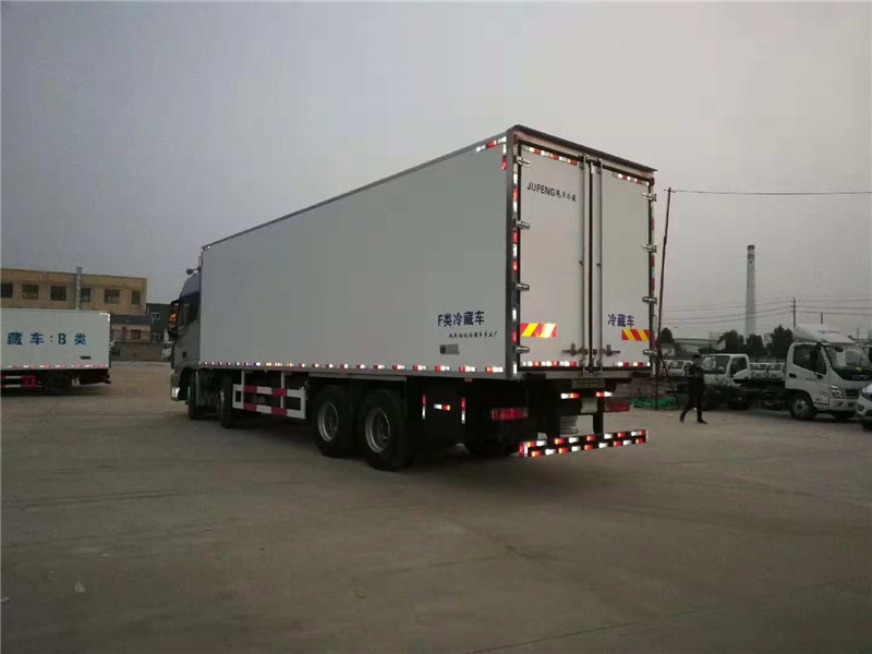歐曼9米6冷藏車