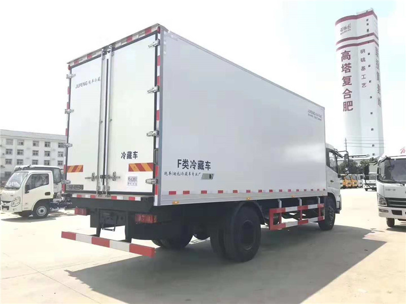 東風(fēng)天錦6米8冷藏車(chē) (3).jpg