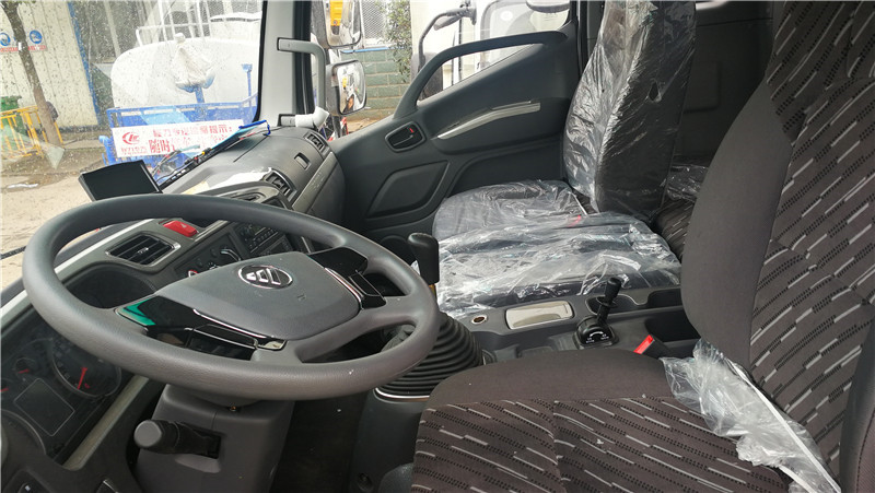 歐馬可5米9冷藏車 (4).jpg