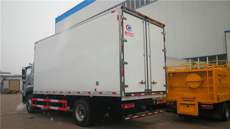 歐馬可5米9冷藏車 (6).jpg