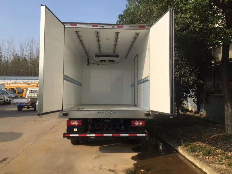 歐馬可4米2肉鉤冷藏車 (7).jpg