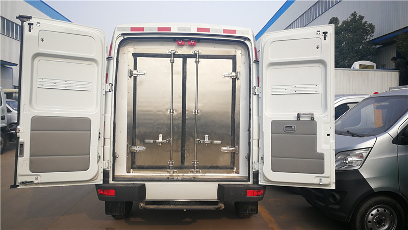 依維柯面包冷藏車