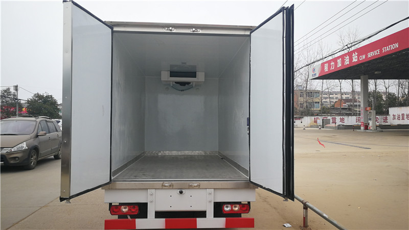 躍進小福星柴油冷藏車