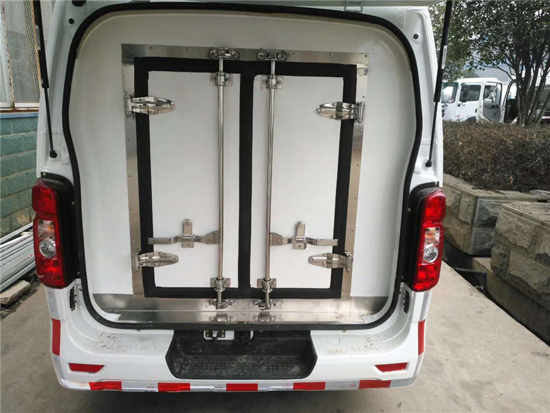 長(zhǎng)安睿行面包冷藏車