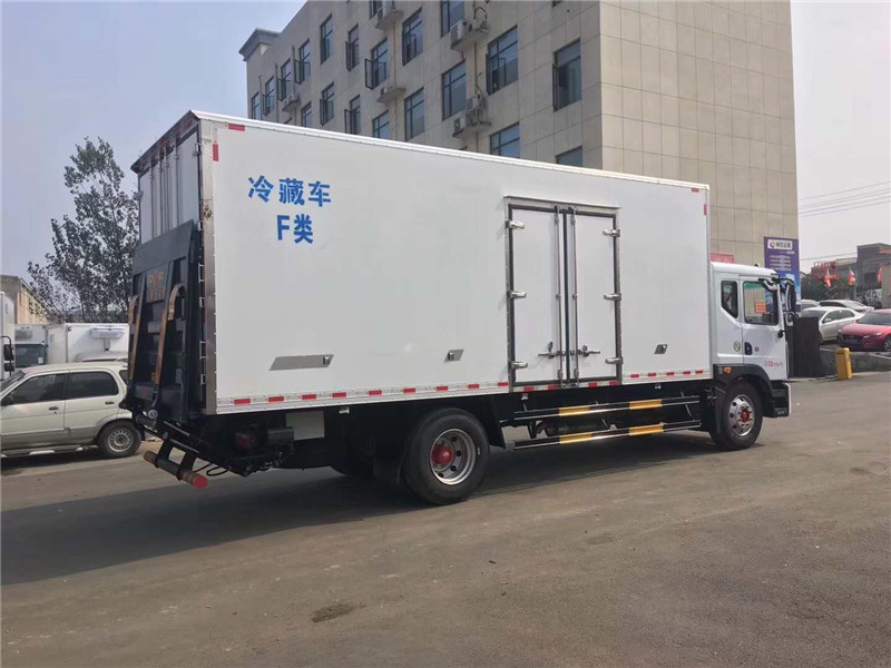 東風(fēng)多利卡6米8冷藏車(chē) (8).jpg
