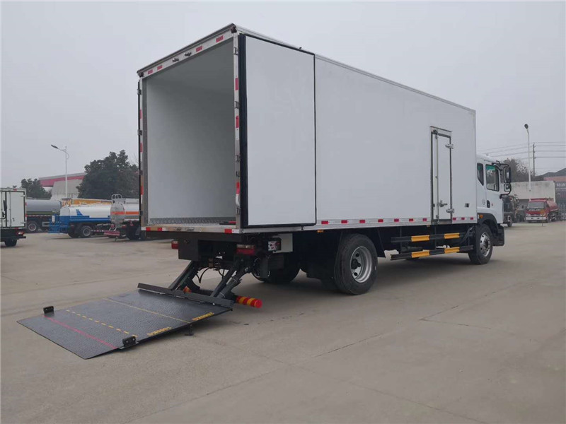 東風(fēng)多利卡6米8冷藏車(chē) (5).jpg
