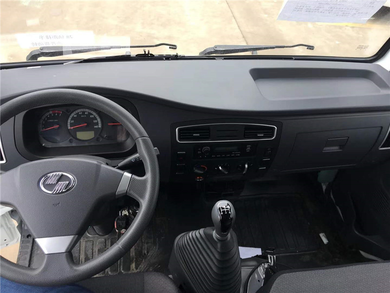 躍進(jìn)排半3米2冷藏車 (1).jpg