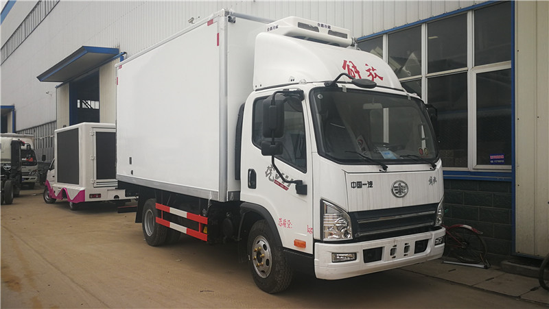 解放虎V4米2冷藏車 (4).jpg