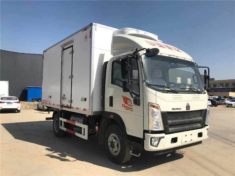 重汽4米2冷藏車 (3).jpg