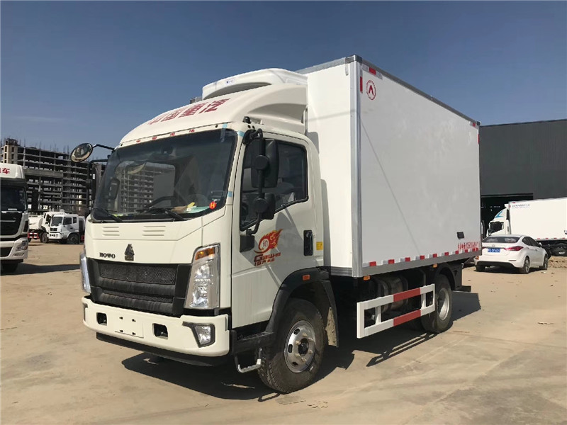 重汽4米2冷藏車 (2).jpg