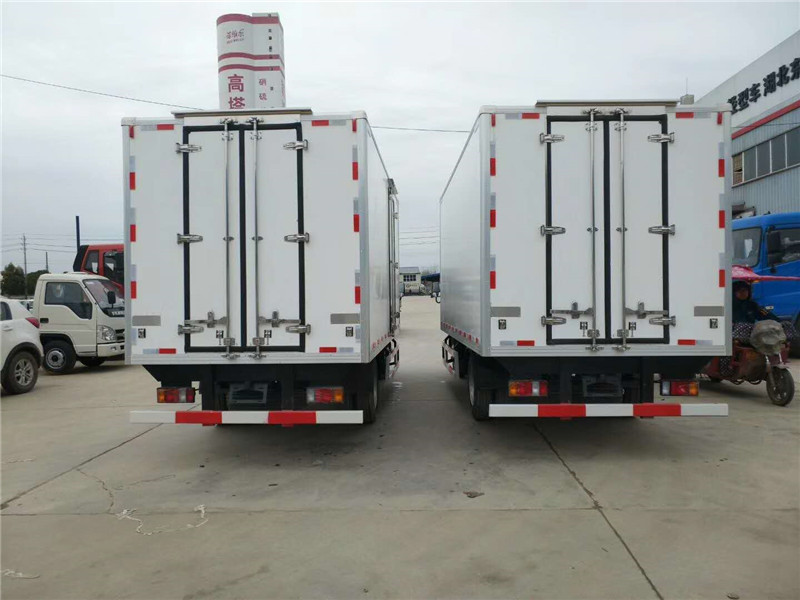 五十鈴4米2冷藏車 (5).jpg