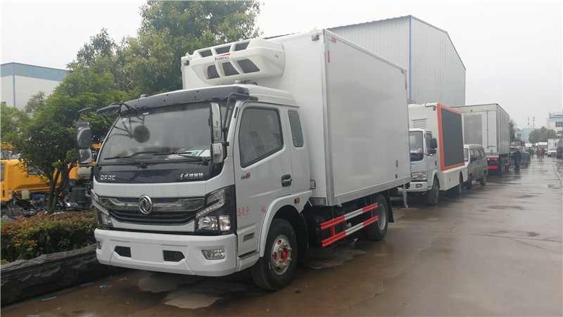 東風(fēng)凱普特排半3米8冷藏車 (2).jpg