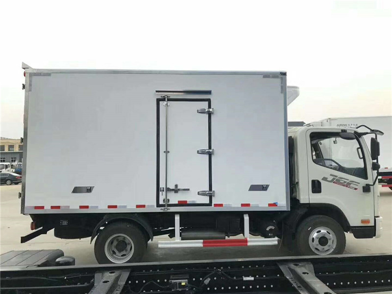解放J6F4米2冷藏車