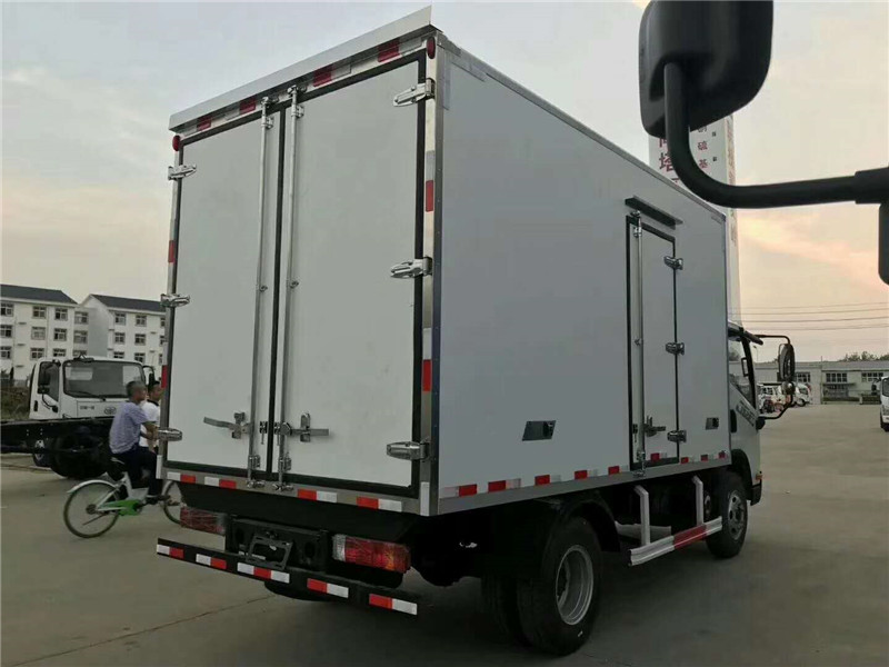 解放J6F 4米2冷藏車 (6).jpg