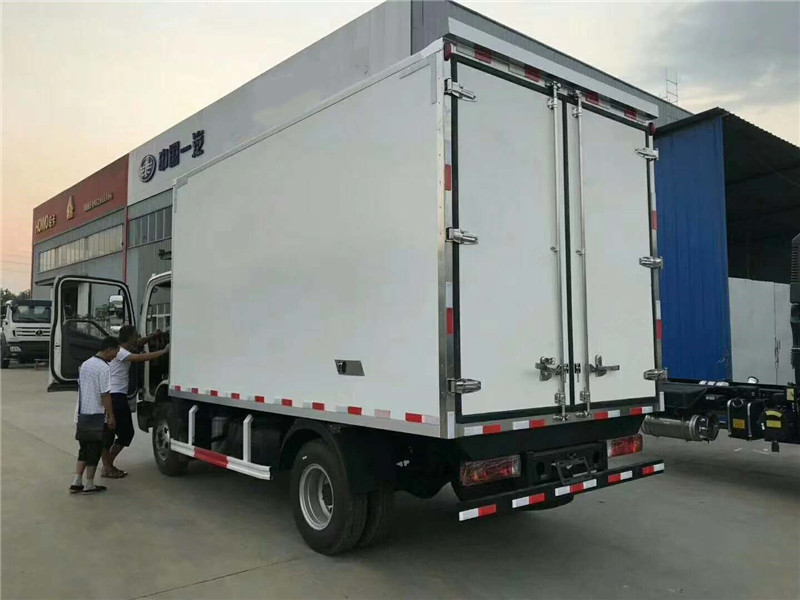 解放J6F 4米2冷藏車 (8).jpg