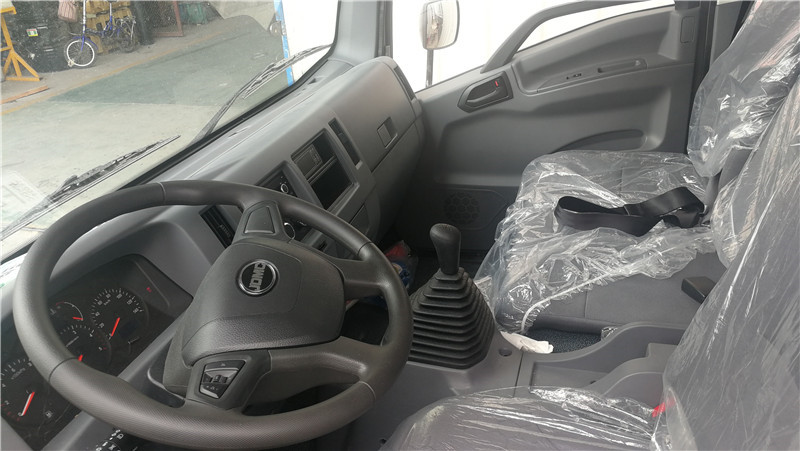 騏鈴4米2冷藏車(chē) (6).jpg